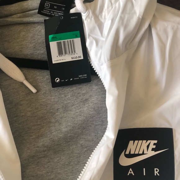 Wind breaker hoodie - Picture 3 of 3